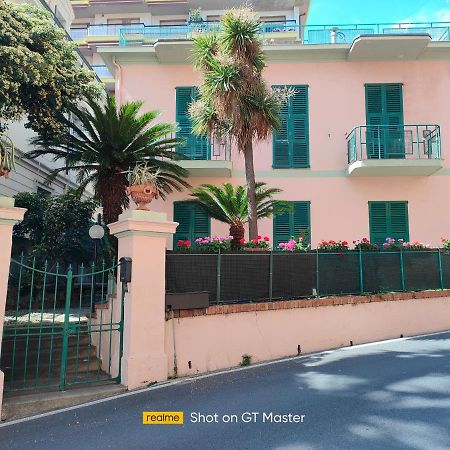 Villa Arcobaleno Rondo Garibaldi Sanremo Exterior foto